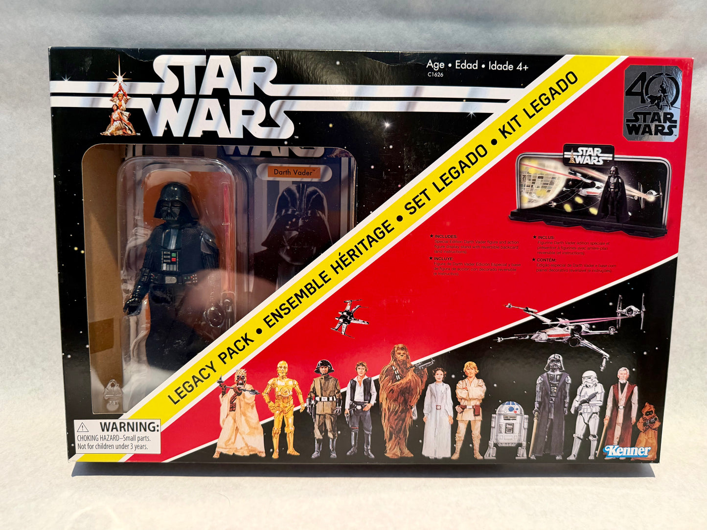 Star Wars Black Series 40th Display with Darth Vader