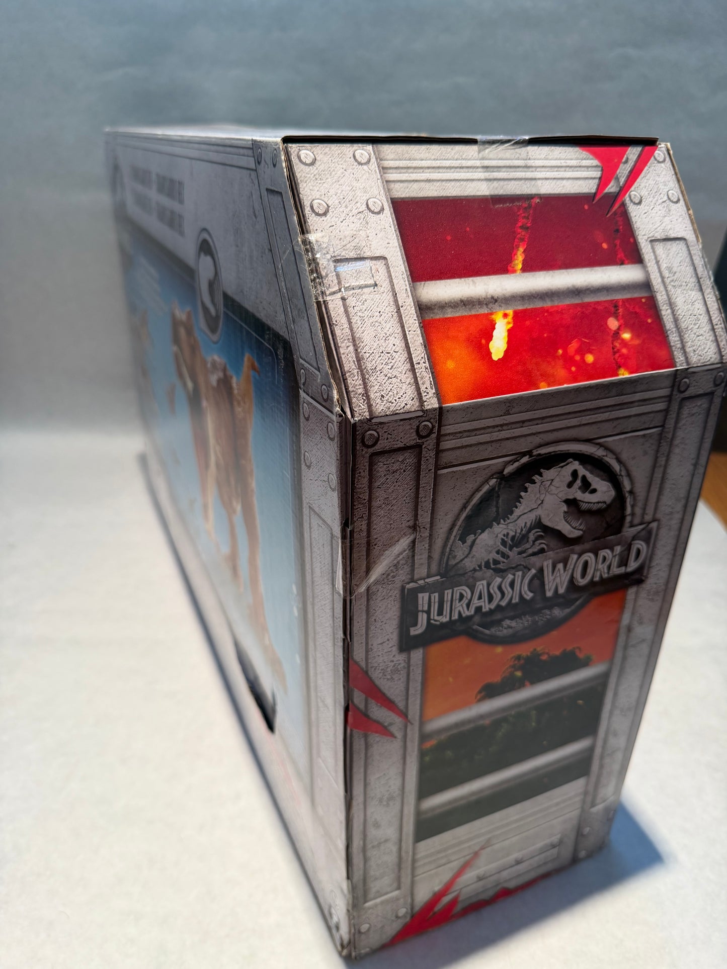 Jurassic World Tyranosaurus Rex Balltle Damage